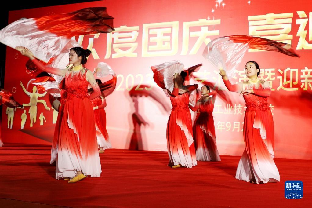 巨弘国际下载